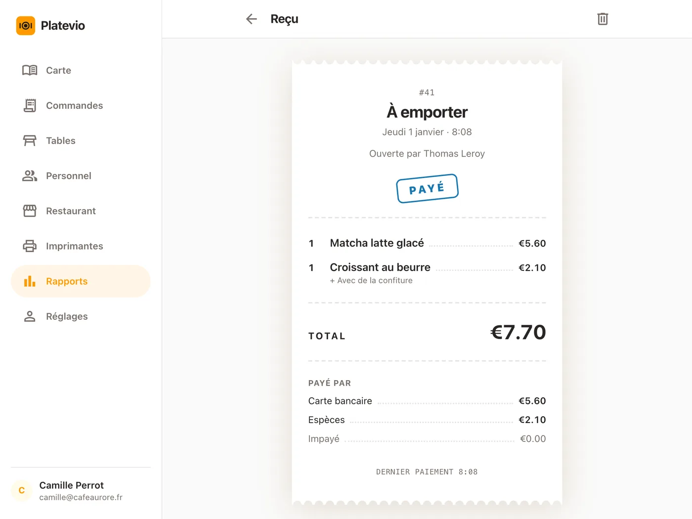 Le détail d’une commande dans les Rapports de Platevio : À emporter #41, Ouverte par Thomas Leroy et tamponnée Payé, avec un Matcha latte glacé et un Croissant au beurre avec de la confiture, un total de 7,70 €, et Payé par Carte bancaire 5,60 € et Espèces 2,10 €