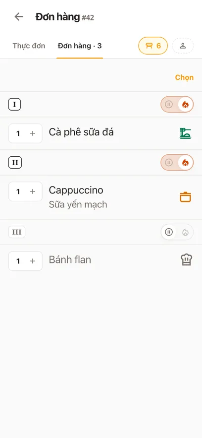 Một hoá đơn đang mở trên điện thoại: các món chia thành ba lượt, mỗi món mang trạng thái riêng và những món thêm đã gọi kèm