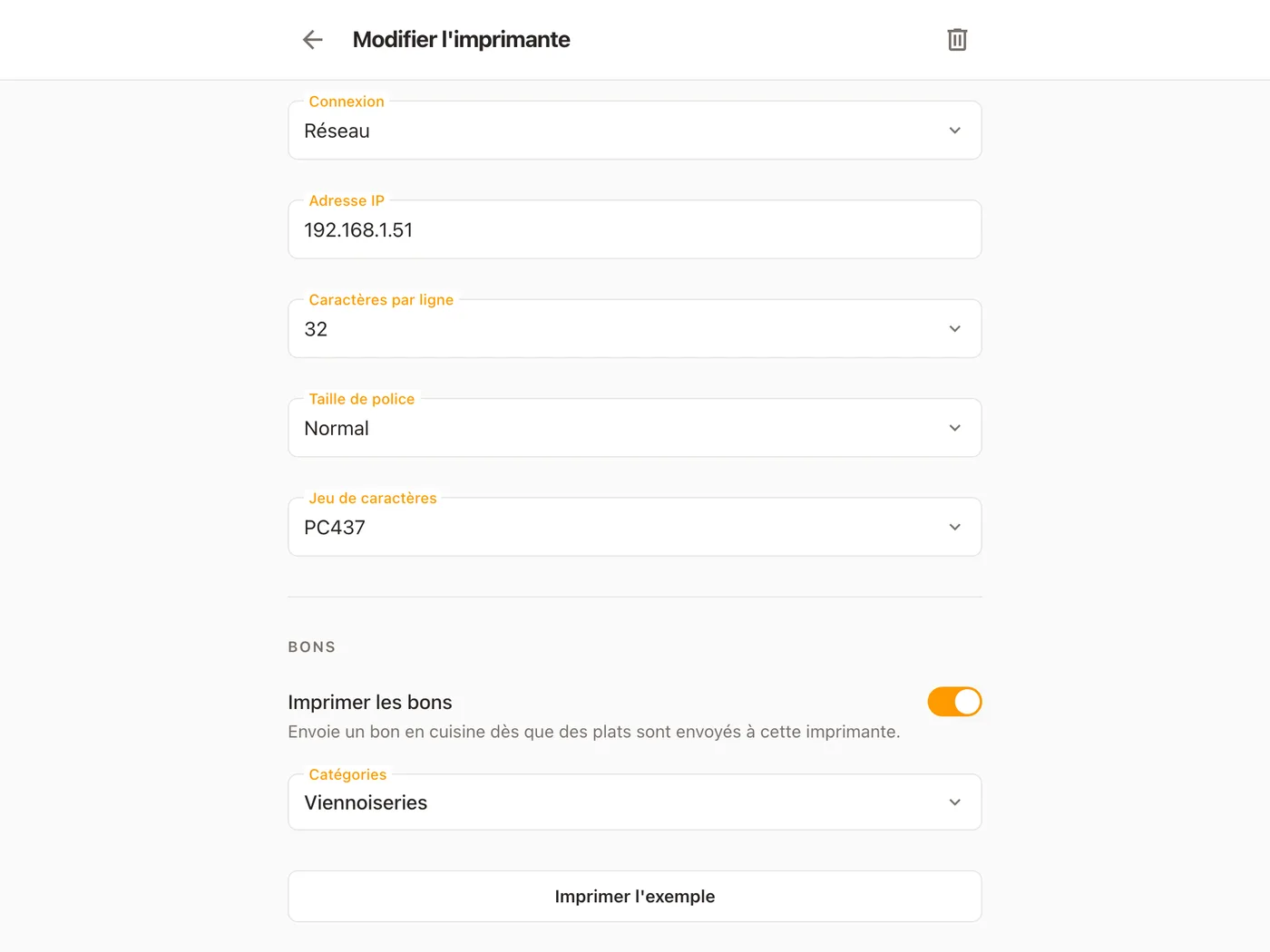 La fiche de l’imprimante Cuisine sur une tablette, déroulée jusqu’à Bons : Imprimer les bons est activé, le champ Catégories indique Viennoiseries, et Imprimer l’exemple est au pied