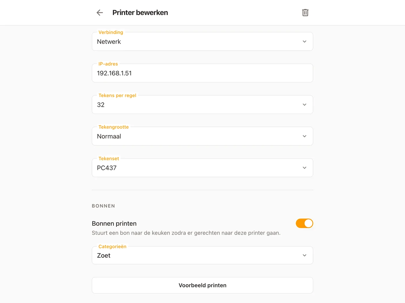 Het formulier van de printer Keuken op een tablet, gescrold naar Bonnen: Bonnen printen staat aan, in het veld Categorieën staat Zoet, en Voorbeeld printen staat onderaan