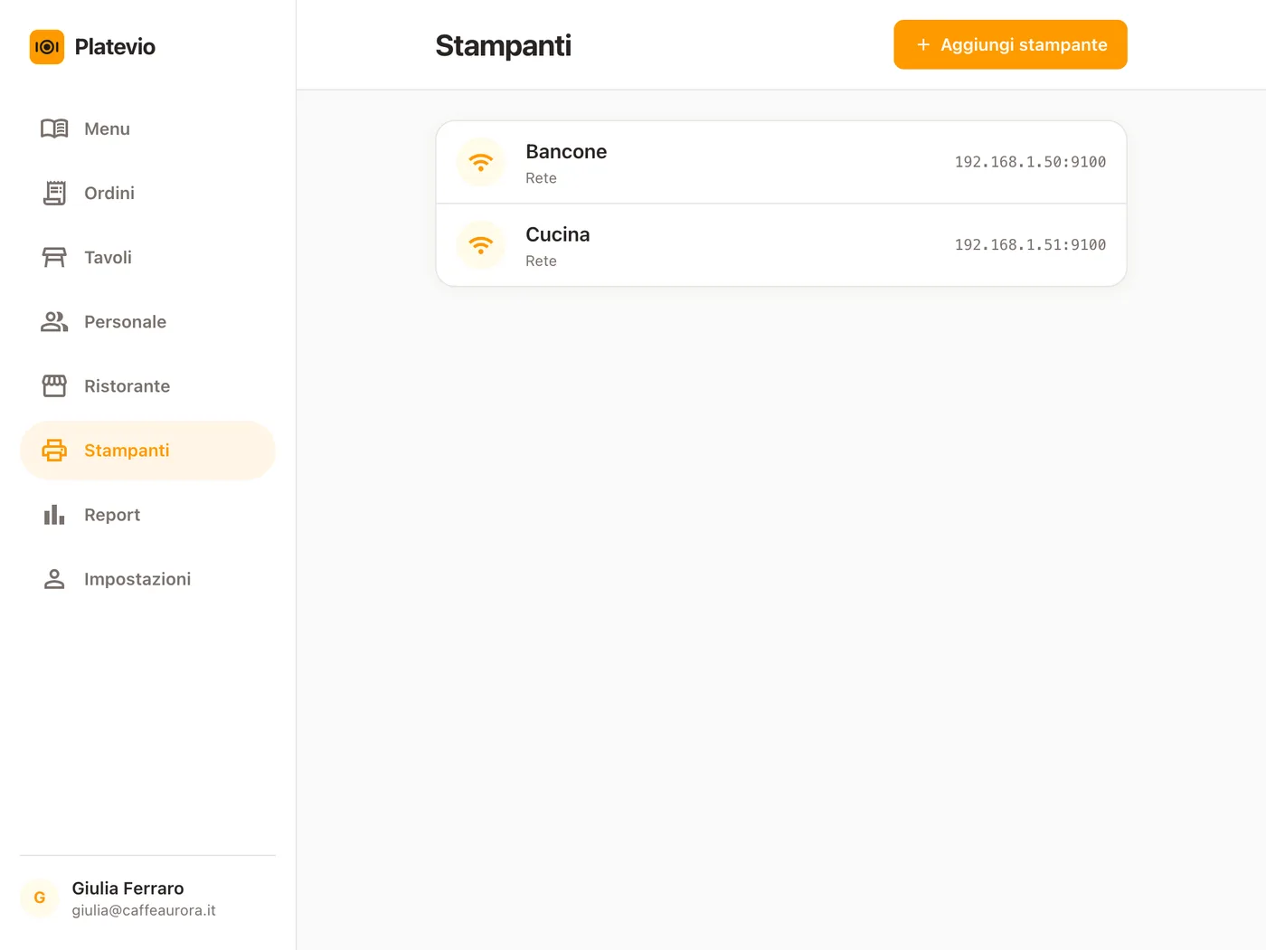 La schermata Stampanti di Platevio su un tablet: una stampante Bancone e una stampante Cucina, tutte e due in rete nel locale, ognuna con il suo indirizzo IP